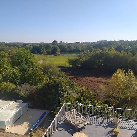 Gîte La Pironnière - Piscine, Nature, au bord de la Rivière Montreuil-sur-Maine Esterno foto